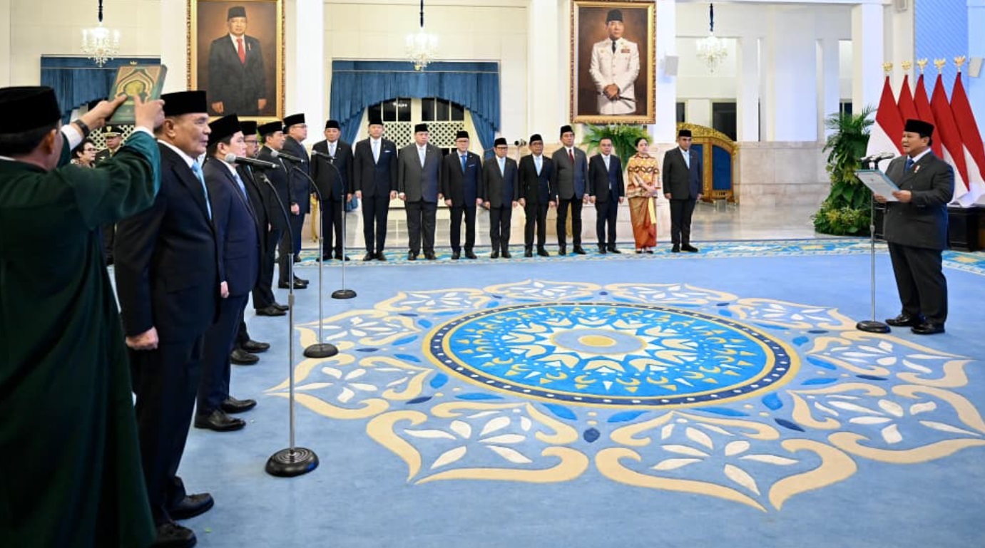 Presiden Prabowo lantik dua menteri dan tiga wamen (Foto: (BPMI Setpres)